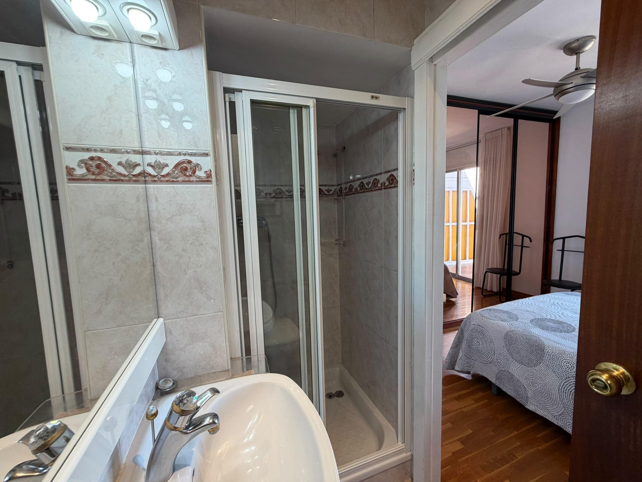 Imagen 29 Ático en venta en Hospitalet De Llobregat L´ / Junto a al estación de metro de Santa Eulalia