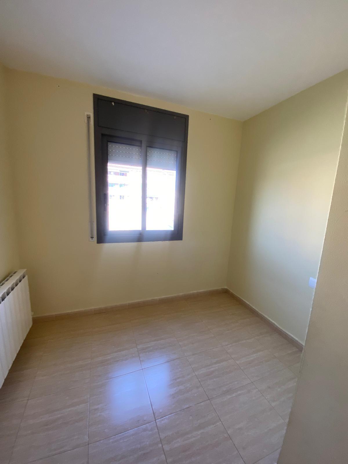Imagen 16 Piso en venta en Girona / Pis semi-nou de 102m2 al costat del Col·legi Marta Mata