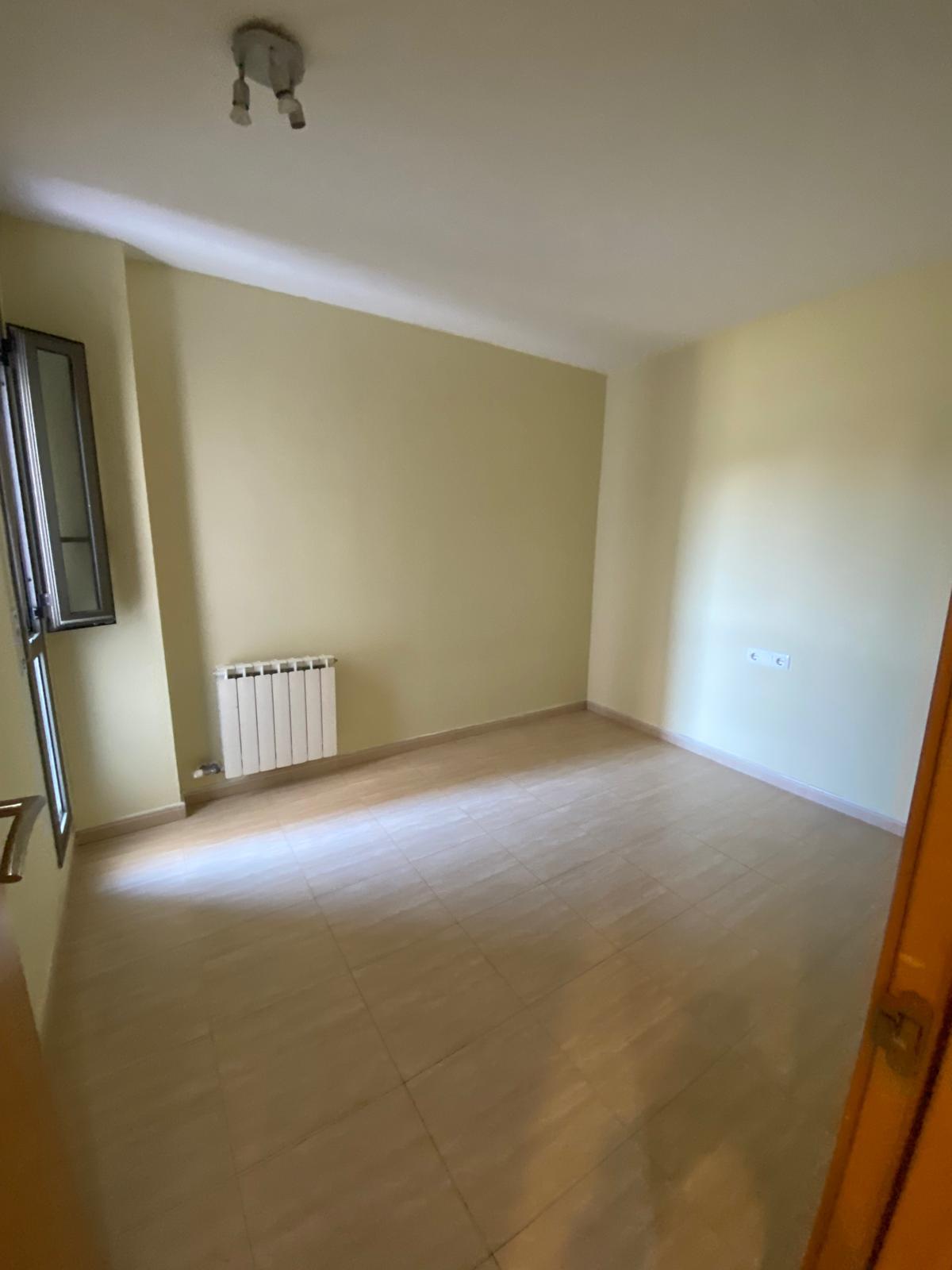 Imagen 10 Piso en venta en Girona / Pis semi-nou de 102m2 al costat del Col·legi Marta Mata