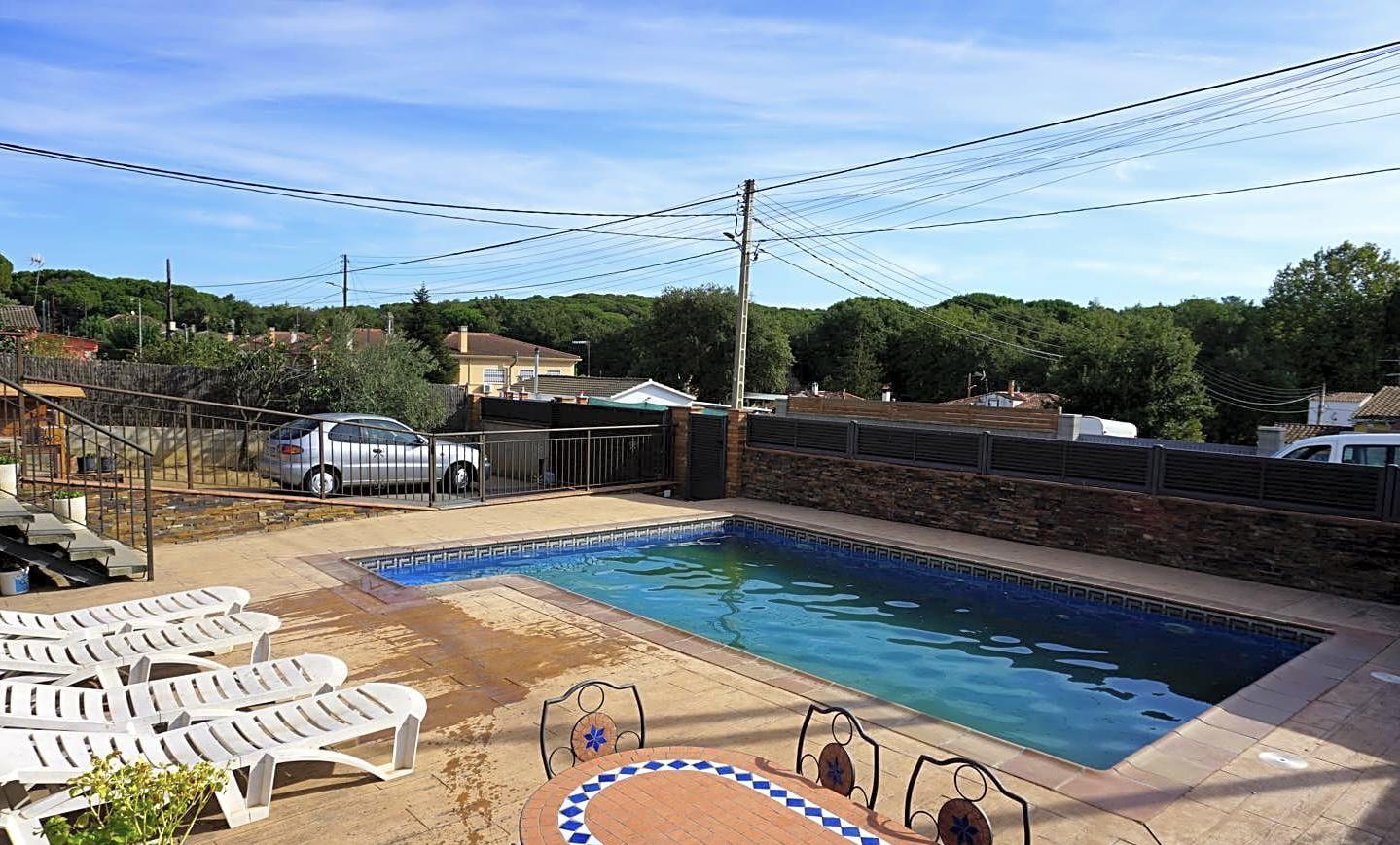 Imagen 3 Casa Aislada en venta en Sils / Fantastic xalet amb piscina a  Vallcanera