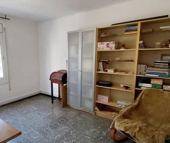 Imagen 3 Piso en alquiler en Girona / Pis de 82m2 molt assolellat de 3 habitacions dobles 