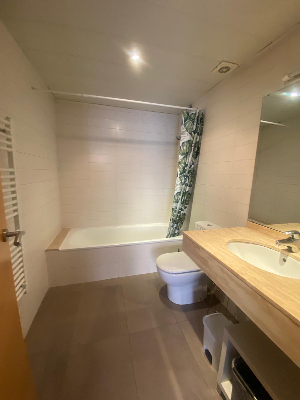 Imagen 7 Piso en venta en Girona / Fantasic pis seminou de 96m2 al costat del Corte Inglés