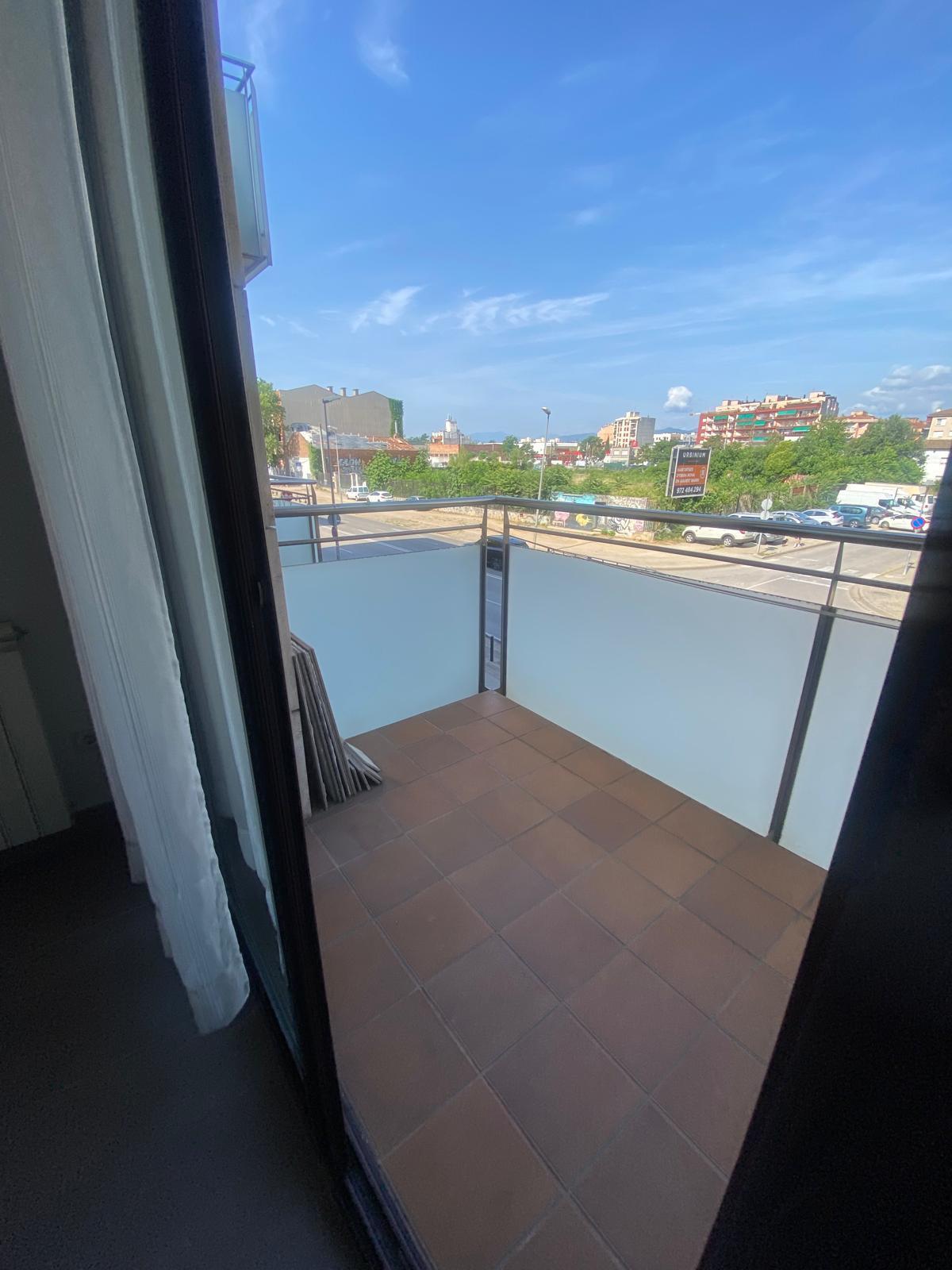 Imagen 2 Piso en venta en Girona / Fantasic pis seminou de 96m2 al costat del Corte Inglés