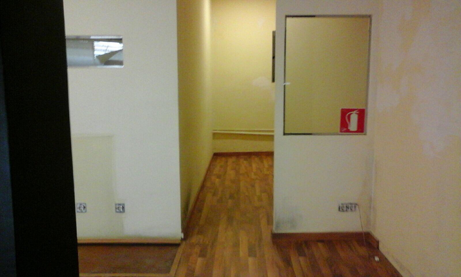 Imagen 2 Local Comercial en alquiler en Girona / Local comercial a l´Eixample de 54 m², molt centric.