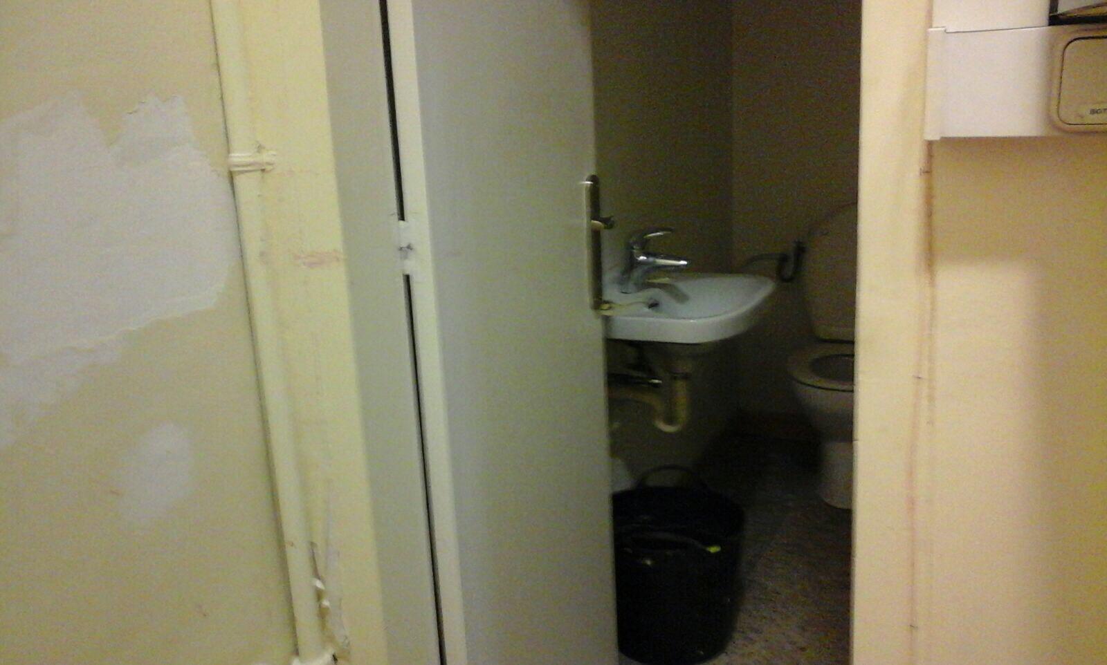 Imagen 6 Local Comercial en alquiler en Girona / Local comercial a l´Eixample de 54 m², molt centric.