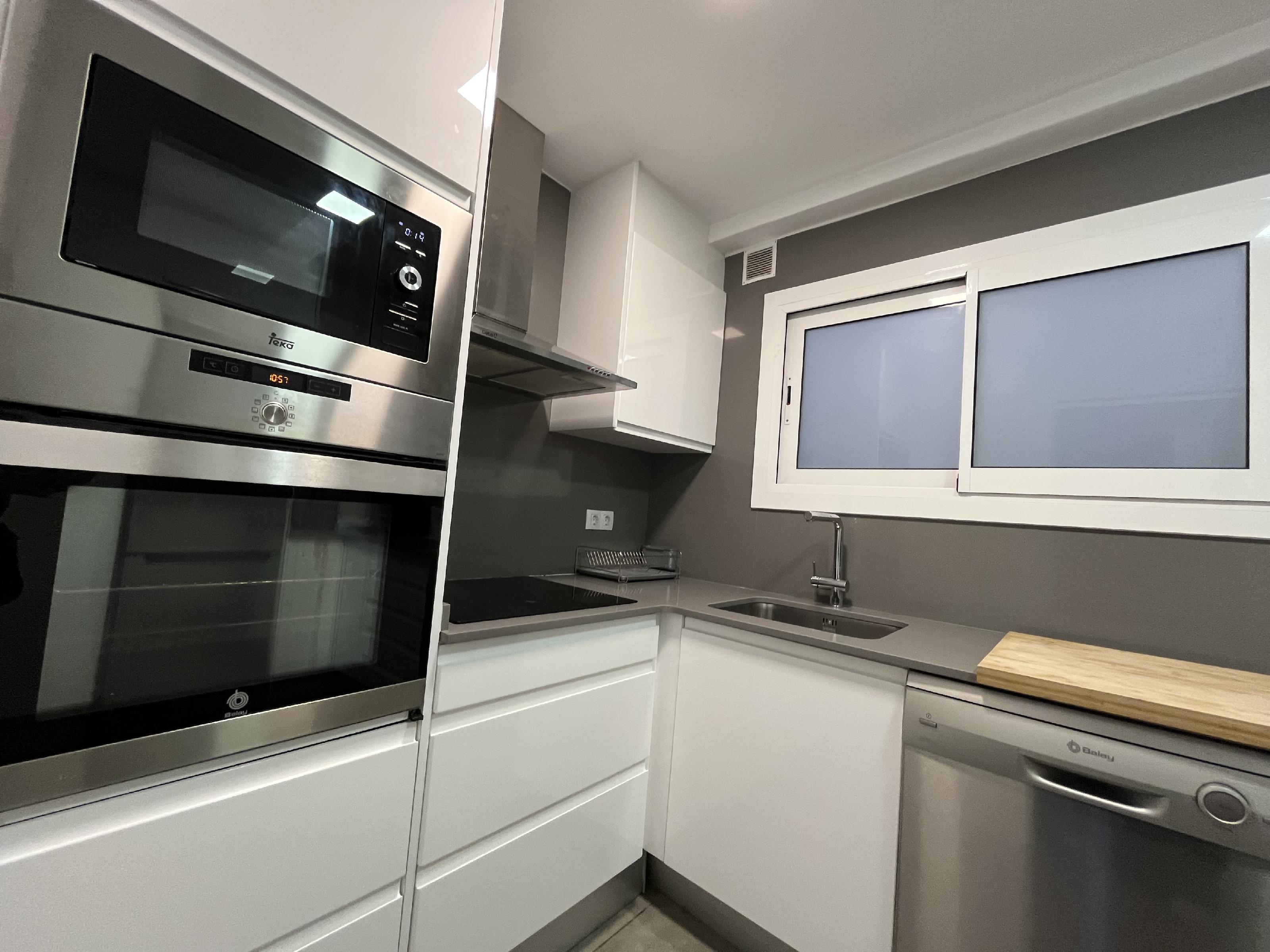 Imagen 11 Piso en venta en Girona / Pis de 90 m2 a la Plaça del Lleò. Llicencia Turistica. 