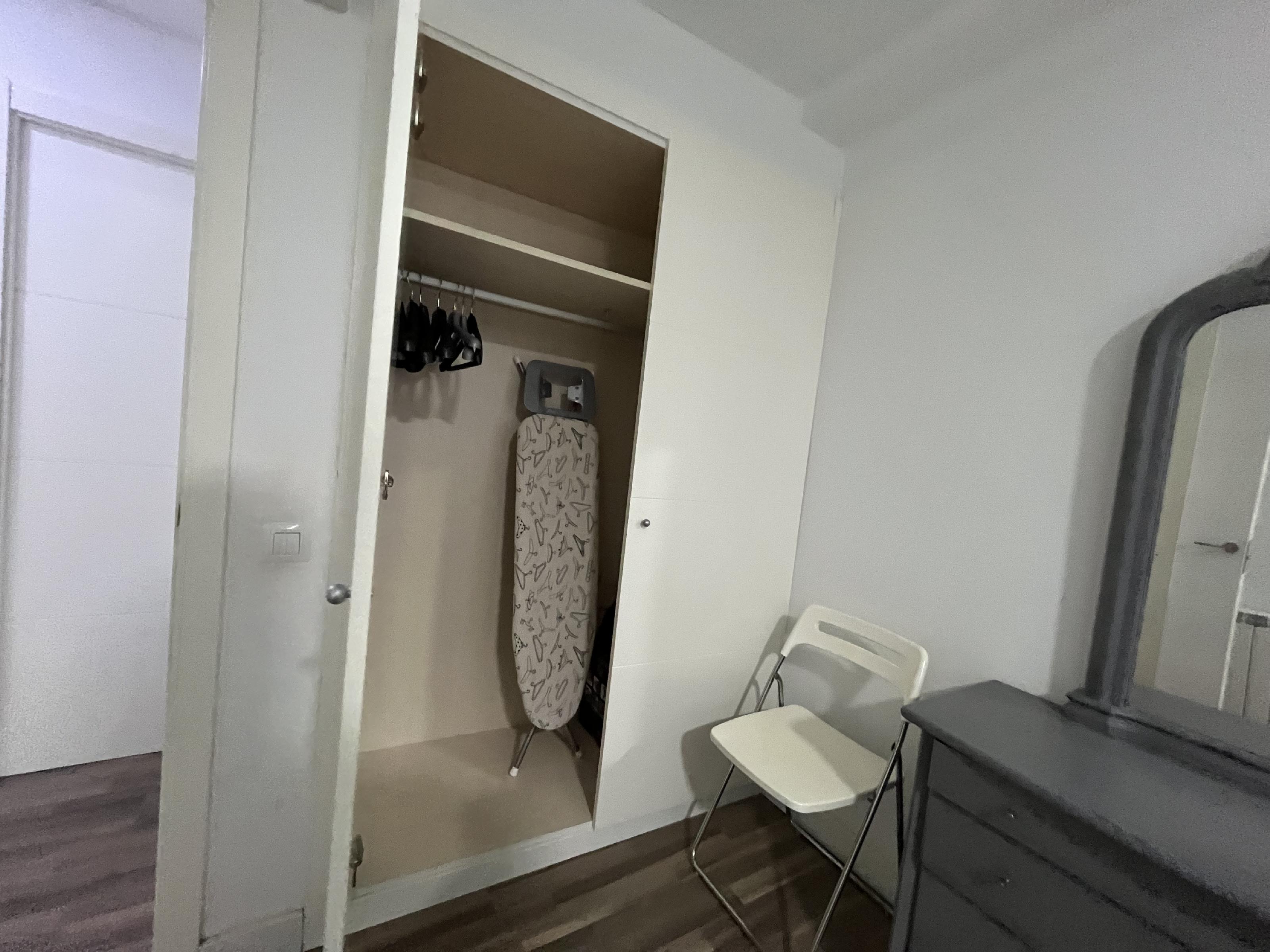 Imagen 18 Piso en venta en Girona / Pis de 90 m2 a la Plaça del Lleò. Llicencia Turistica. 