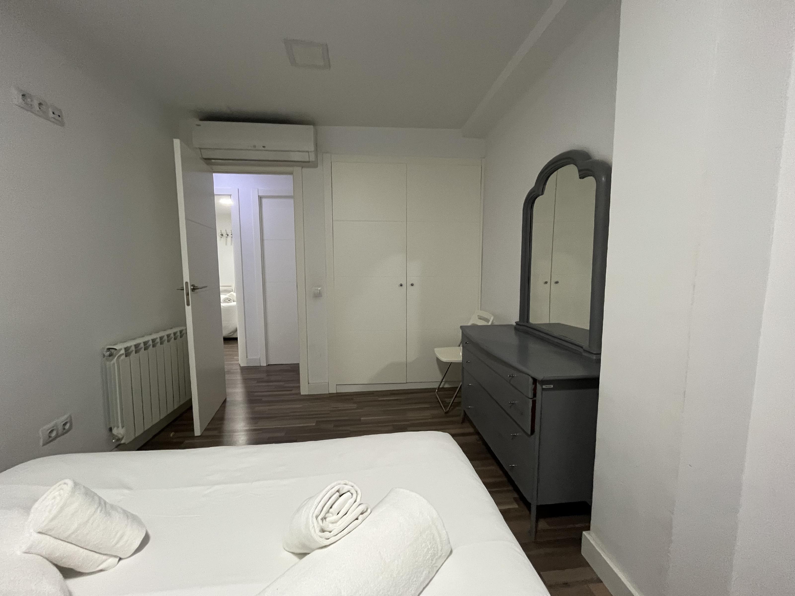 Imagen 17 Piso en venta en Girona / Pis de 90 m2 a la Plaça del Lleò. Llicencia Turistica. 