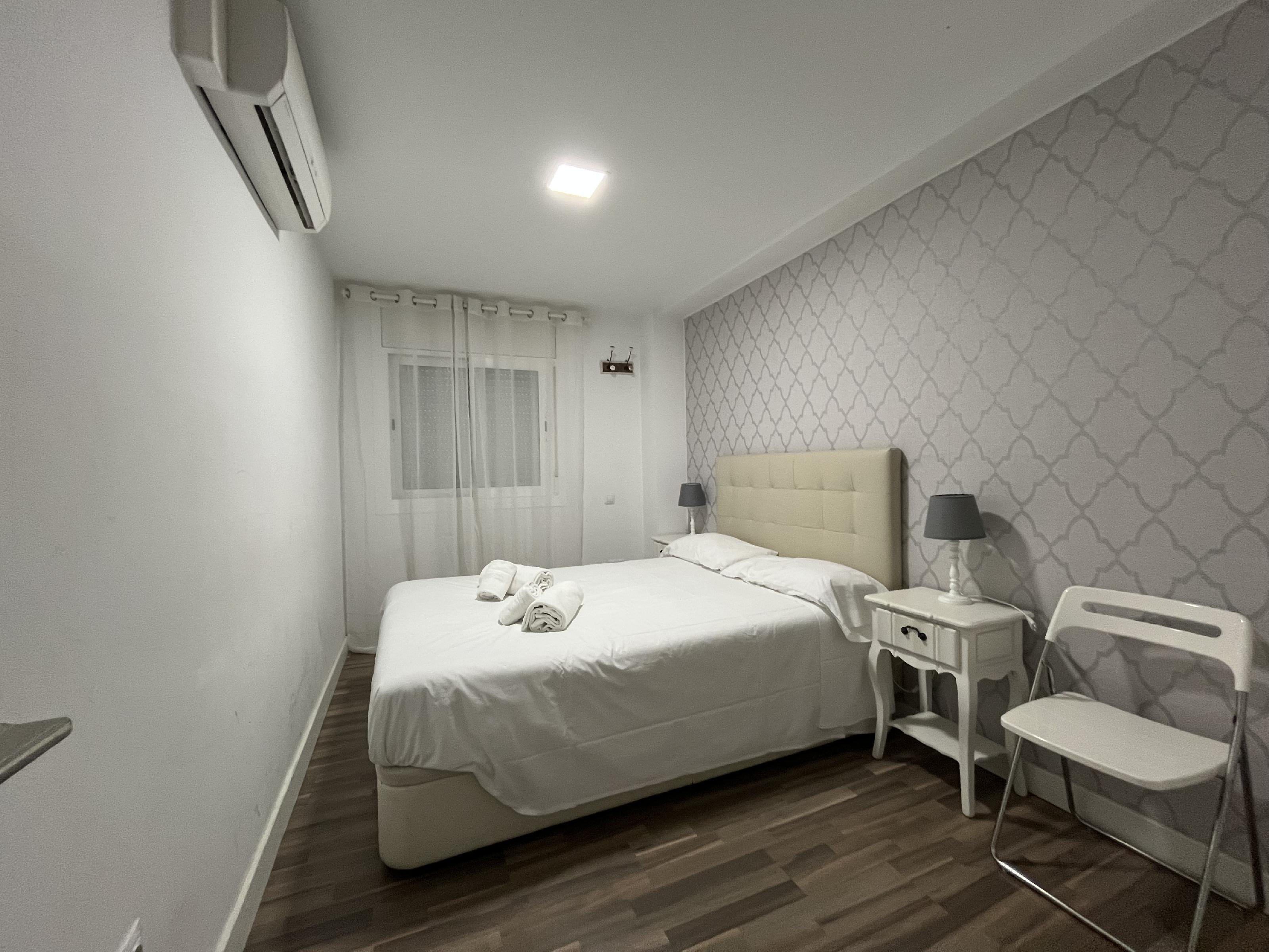 Imagen 5 Piso en venta en Girona / Pis de 90 m2 a la Plaça del Lleò. Llicencia Turistica. 