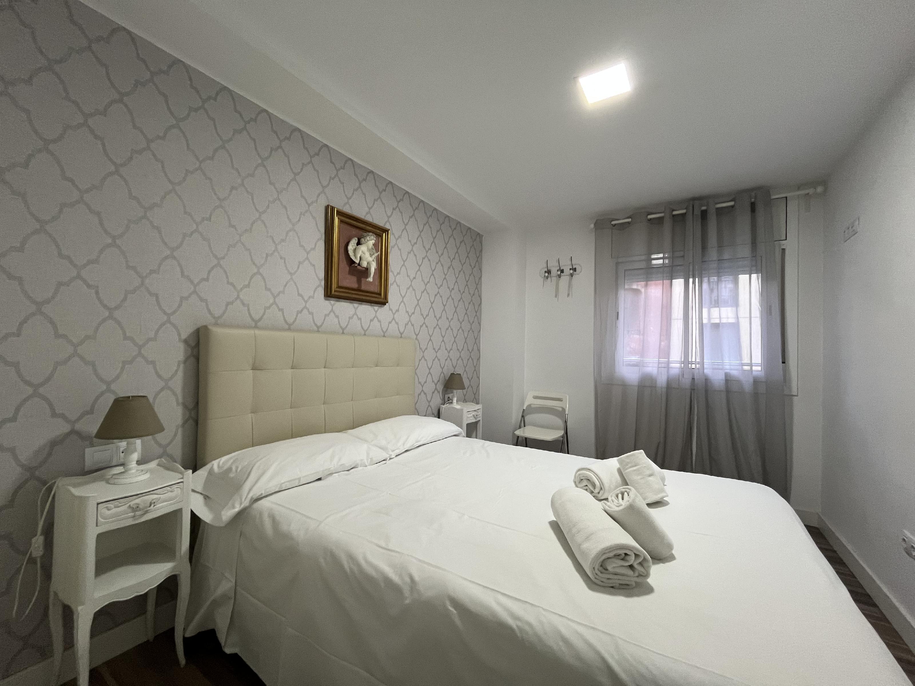 Imagen 25 Piso en venta en Girona / Pis de 90 m2 a la Plaça del Lleò. Llicencia Turistica. 