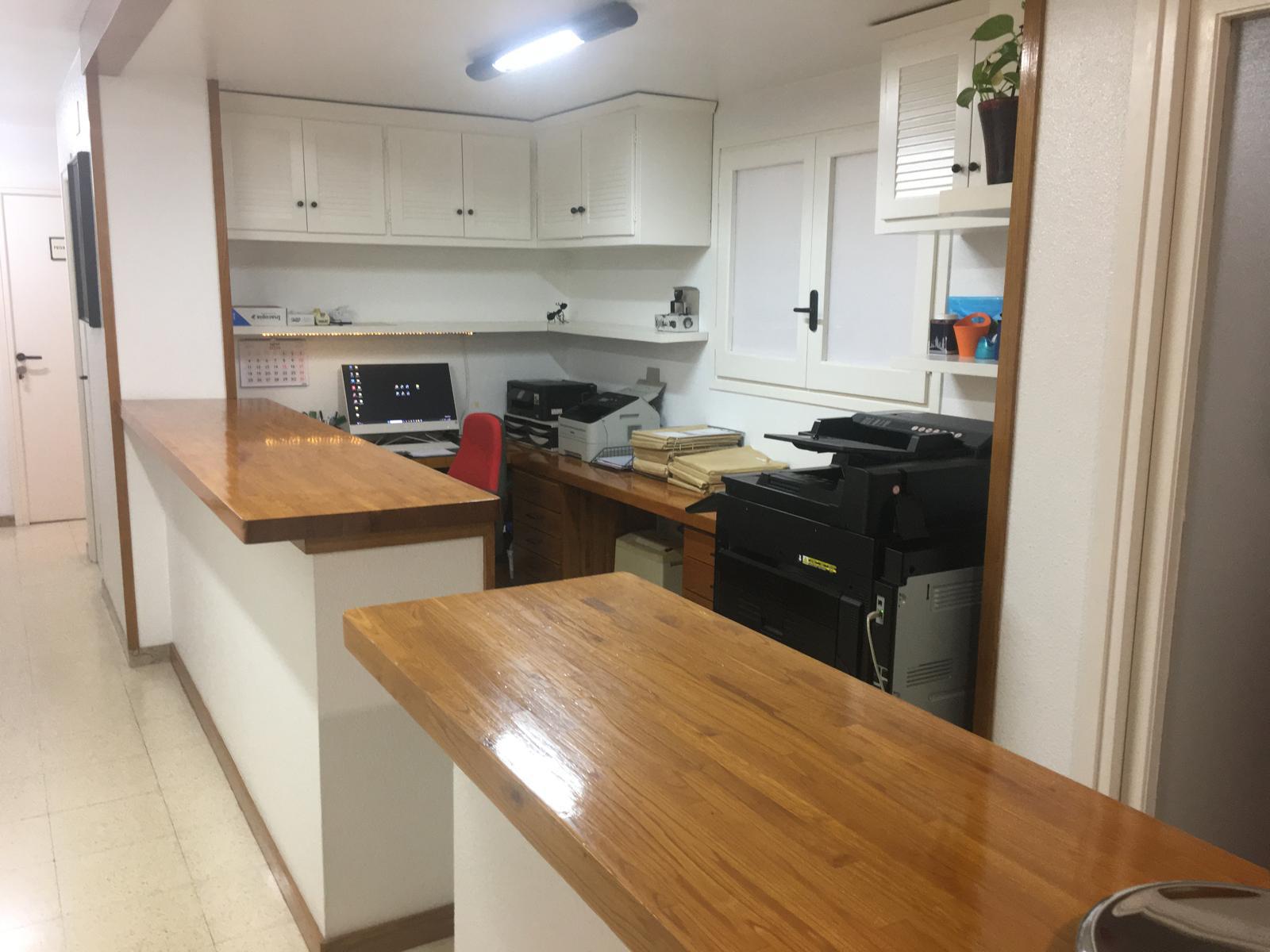 Imagen 1 Oficina Comercial en alquiler en Girona / Despatx de 112m2 al costat del Col.legi Mas Mitjà Imagen 1 Oficina Comercial en alquiler en Girona / Despatx de 112m2 al costat del Col.legi Mas Mitjà