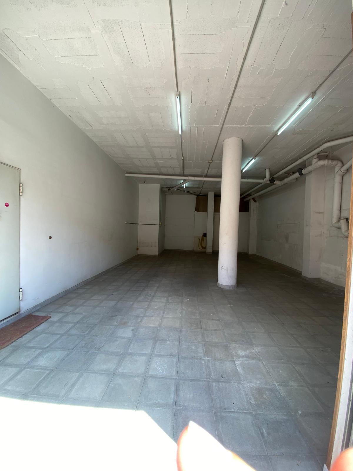 Imagen 2 Local Comercial en alquiler en Girona / Local diafan de 66 m2 a l´Eixample sud