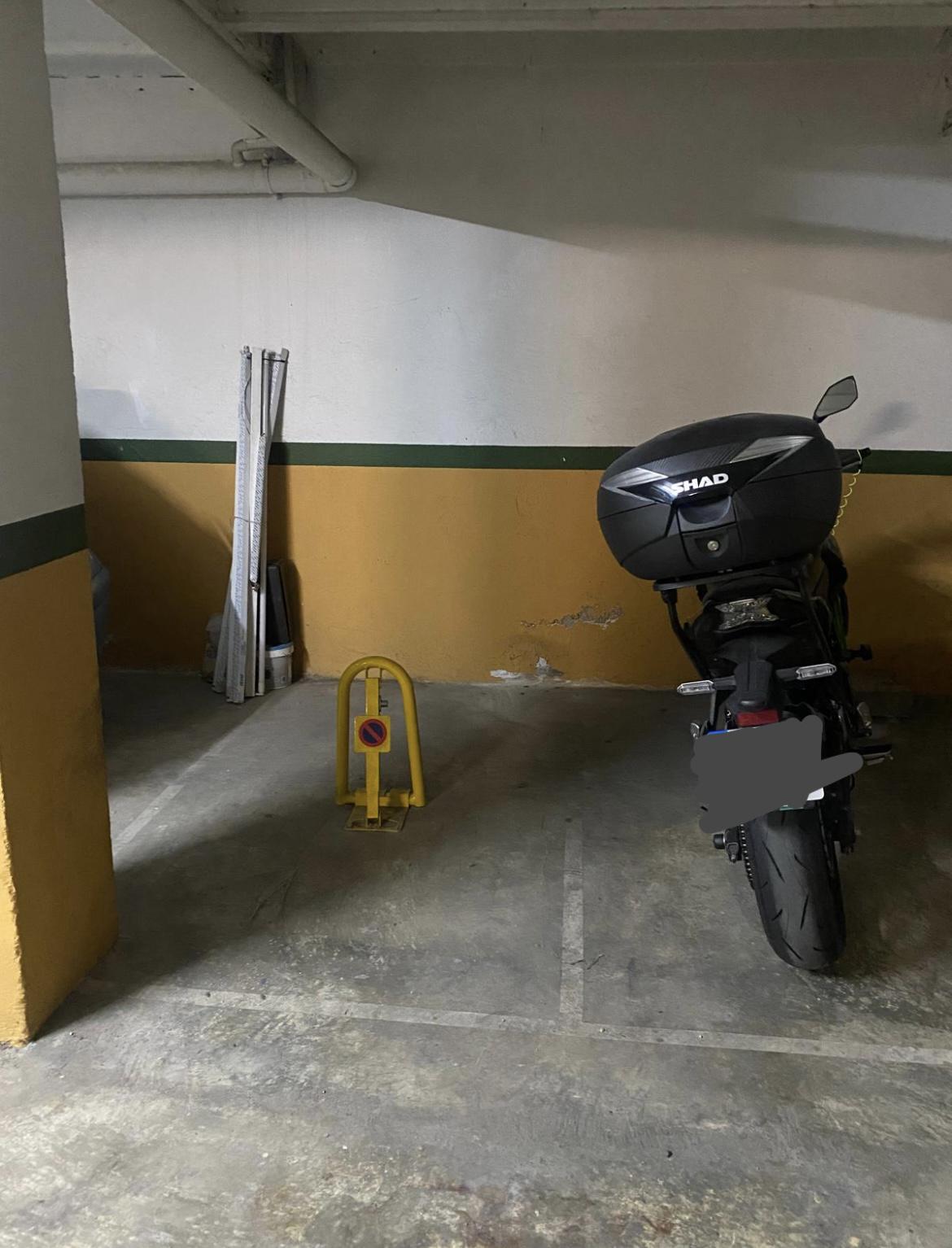 Imagen 1 Parking Moto en alquiler en Girona / Parking en lloguer de moto al costat del Corte Inglés Imagen 1 Parking Moto en alquiler en Girona / Parking en lloguer de moto al costat del Corte Inglés