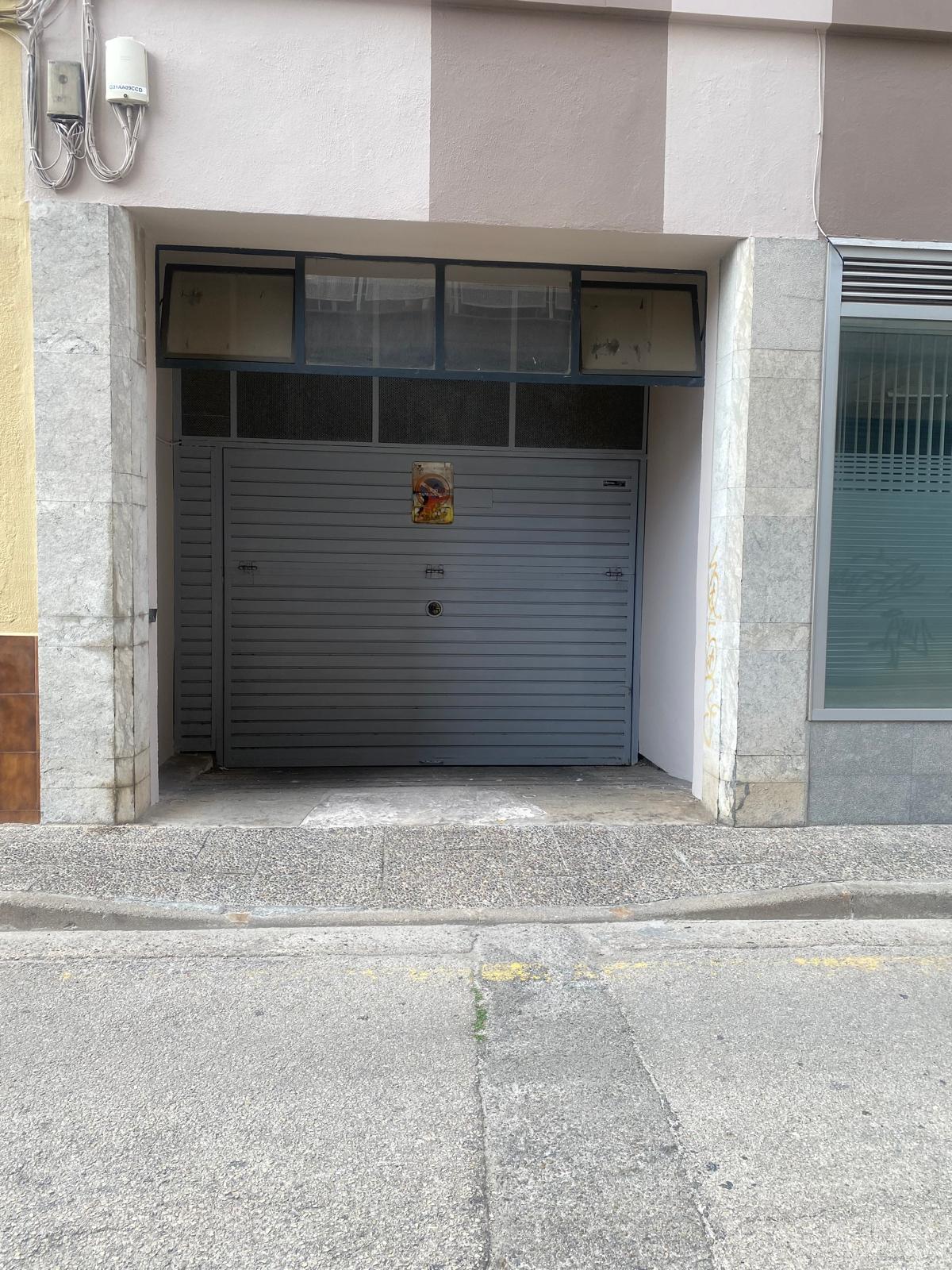 Imagen 2 Parking Moto en alquiler en Girona / Parking en lloguer de moto al costat del Corte Inglés Imagen 2 Parking Moto en alquiler en Girona / Parking en lloguer de moto al costat del Corte Inglés