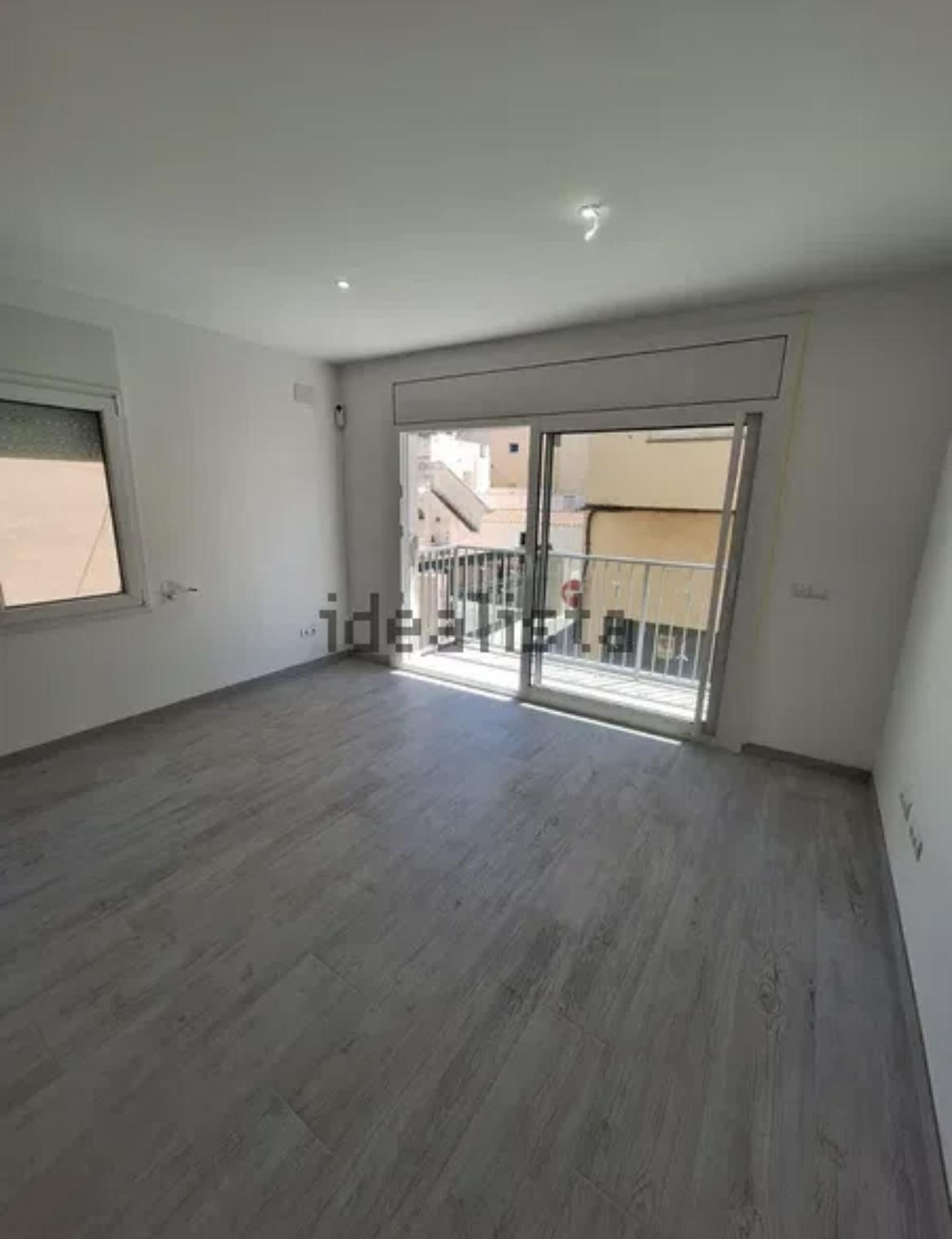 Imagen 5 Piso en venta en Palamós / Pis reformat de 105 m² al centre de Palamós