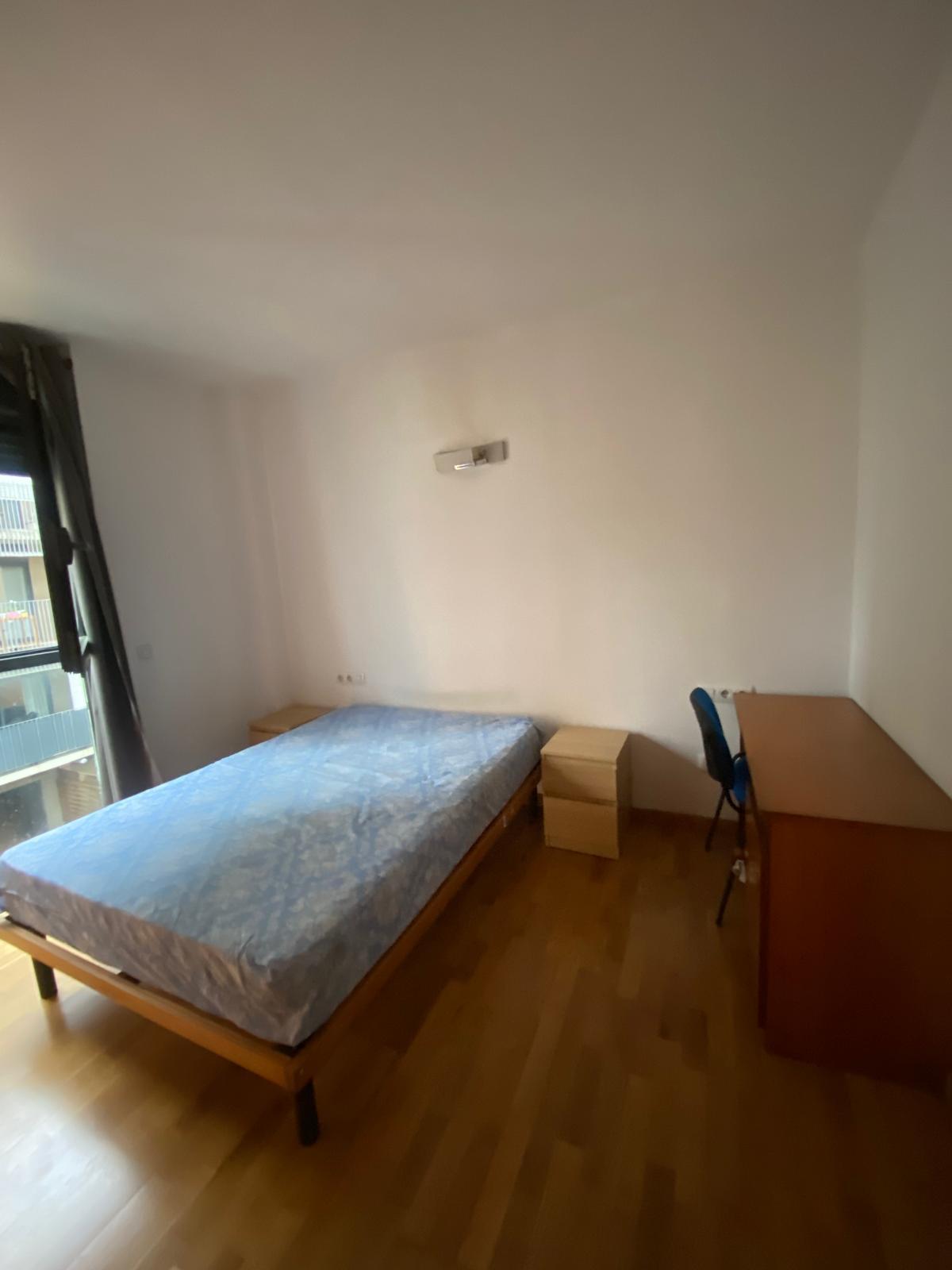 Imagen 12 Piso en venta en Girona / Pis seminou de 72 m² amb ascensor a la zona Els Químics 