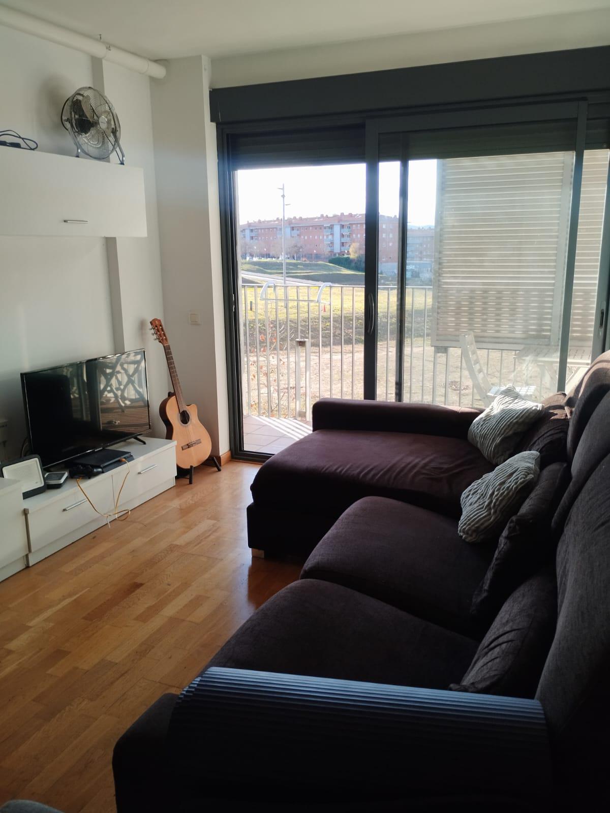 Imagen 1 Piso en venta en Girona / Pis seminou de 72 m² amb ascensor a la zona Els Químics 