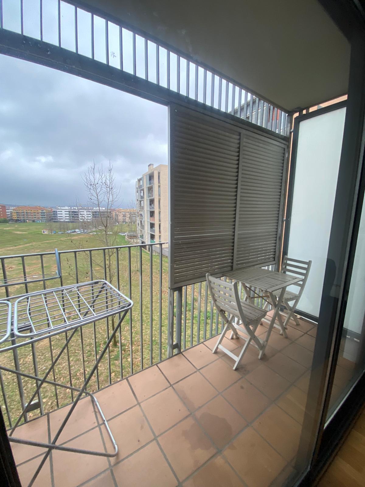 Imagen 6 Piso en venta en Girona / Pis seminou de 72 m² amb ascensor a la zona Els Químics 