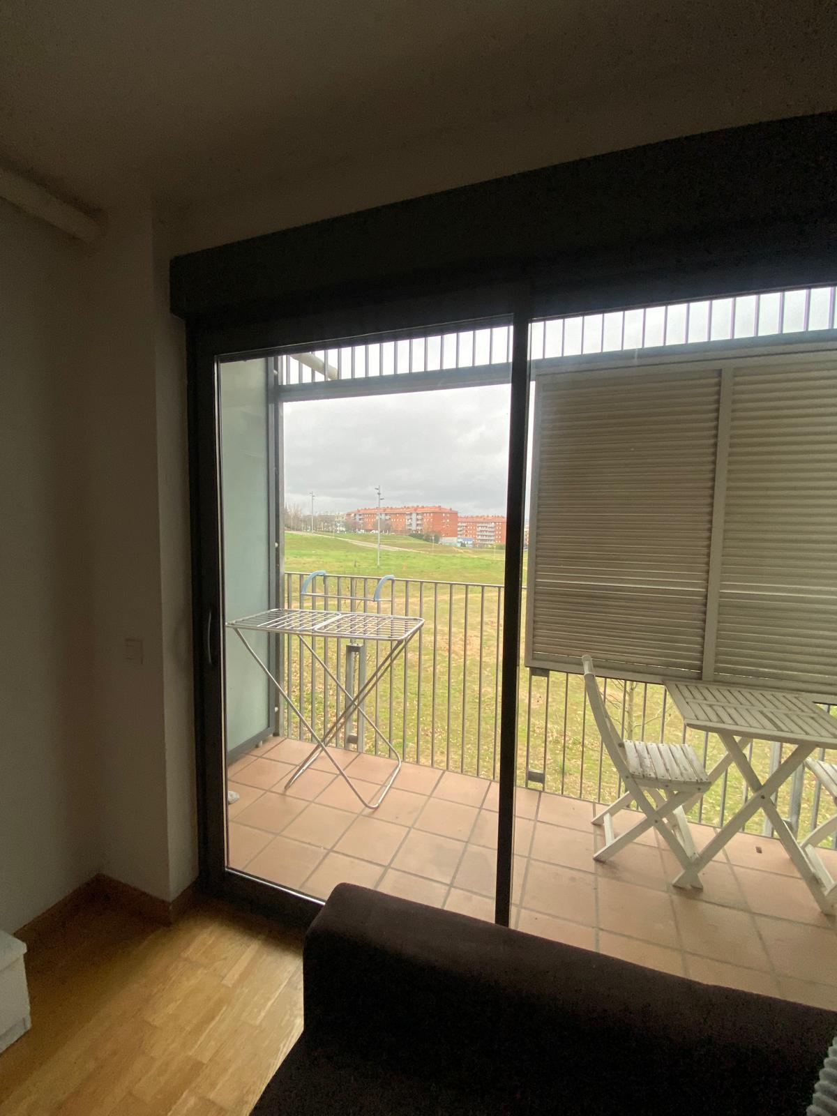 Imagen 5 Piso en venta en Girona / Pis seminou de 72 m² amb ascensor a la zona Els Químics 