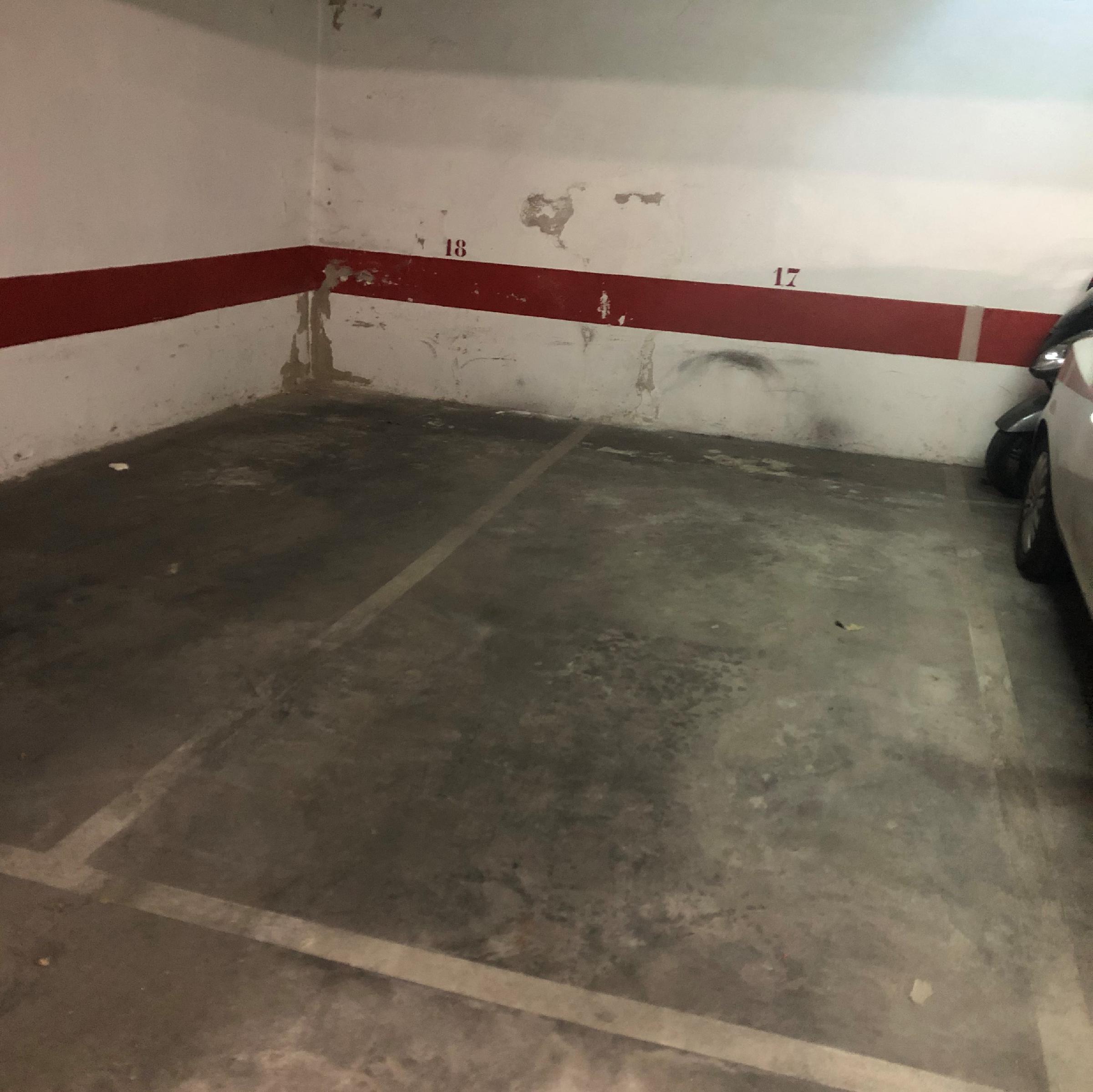 Imagen 2 Parking Coche en alquiler en Girona / Parking per a cotxe al costat de l´Institut N.Xifre