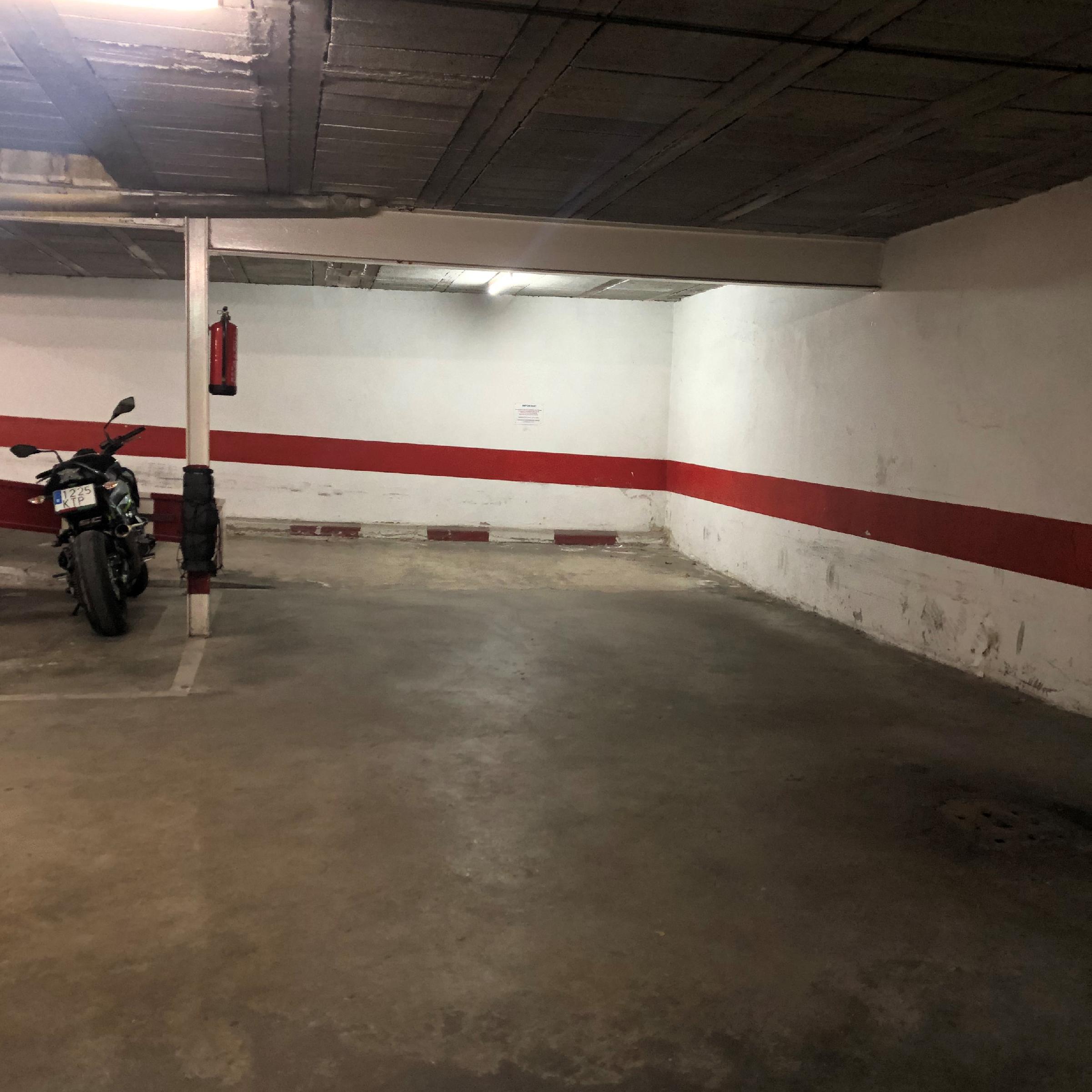 Imagen 4 Parking Coche en alquiler en Girona / Parking per a cotxe al costat de l´Institut N.Xifre