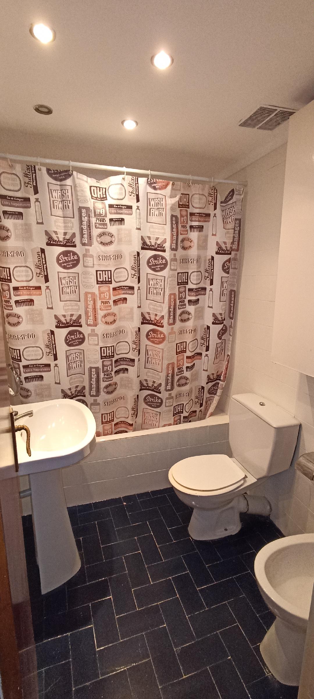 Imagen 9 Piso en alquiler en Girona / Pis amb parking al costat de la Universitat de Girona