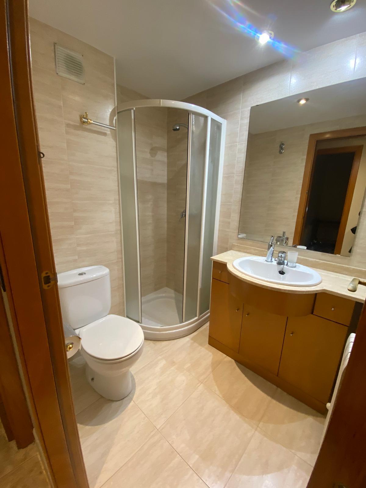 Imagen 12 Piso en venta en Girona / Fantàstic pis de 96m2 al costat de l´Escola del Pla 