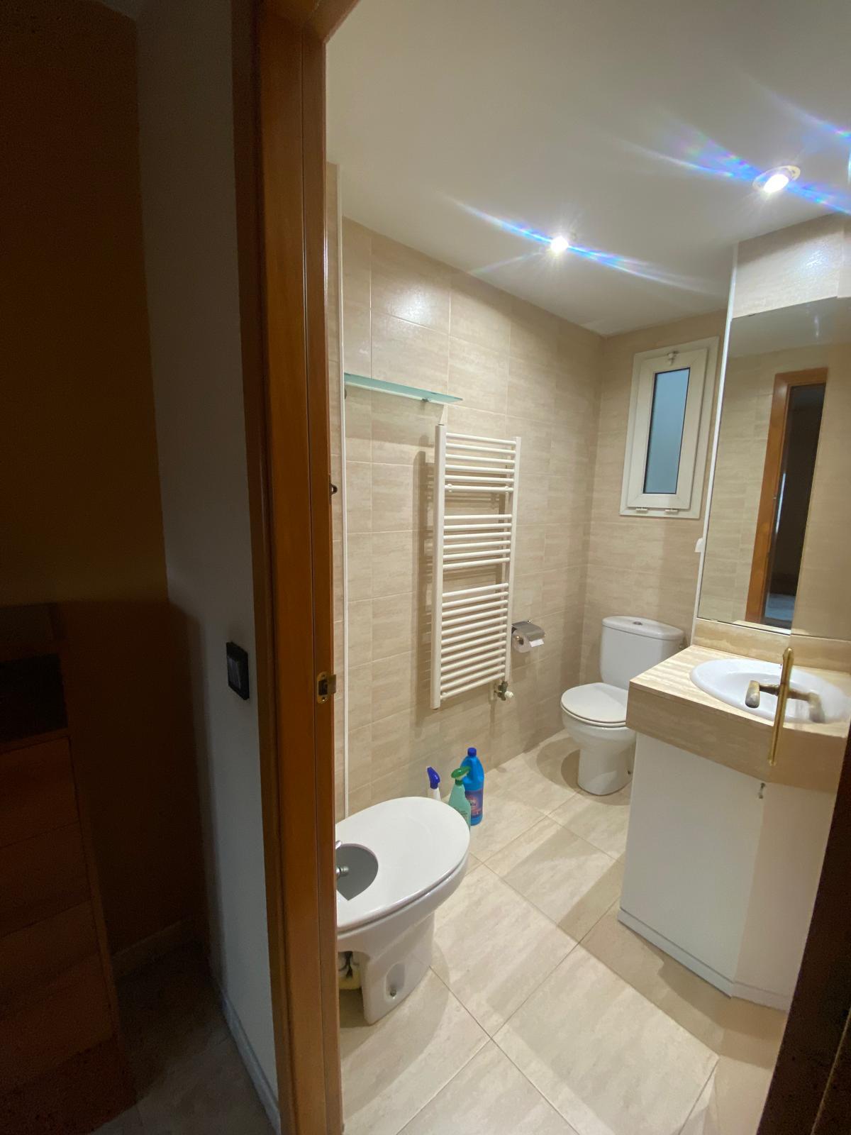 Imagen 9 Piso en venta en Girona / Fantàstic pis de 96m2 al costat de l´Escola del Pla 