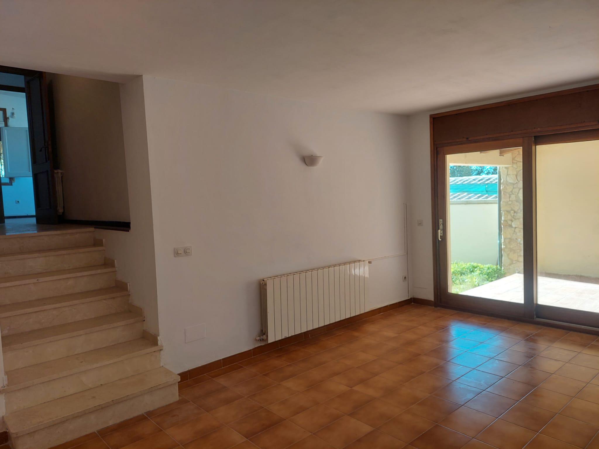 Imagen 2 Casa Aislada en alquiler en Bisbal D´empordà La / Casa independent de 188 m2 a La Bisbal...