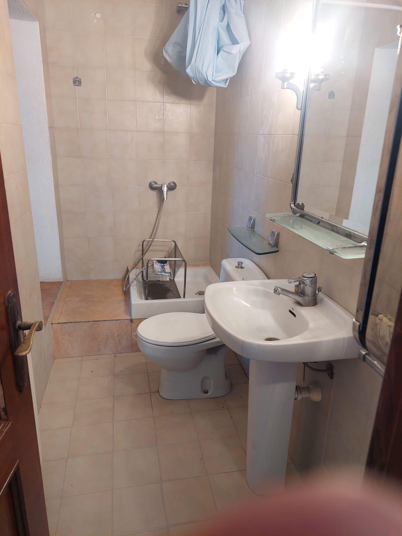 Imagen 16 Casa Aislada en alquiler en Bisbal D´empordà La / Casa independent de 188 m2 a La Bisbal...