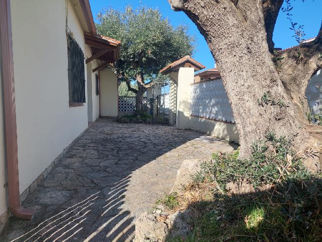 Imagen 7 Inmueble 300059 - Casa Aislada en venta en Bisbal D´empordà (La) / Casa independent de 188 m2 a La Bisbal D´...