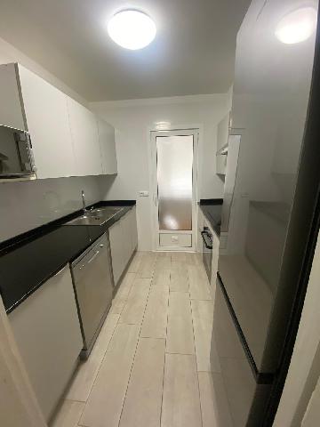 Imagen 4 Inmueble 300120 - Piso en alquiler en Girona / Pis totalment reformat i moblat a la zona de l´Eixample 