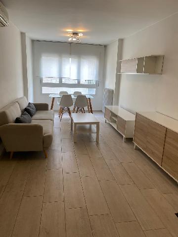 Imagen 1 Inmueble 300120 - Piso en alquiler en Girona / Pis totalment reformat i moblat a la zona de l´Eixample 