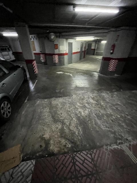 Imagen 5 Inmueble 300566 - Parking Coche en alquiler en Girona / Parking per a cotxe gran-mitjà a l´estaciò