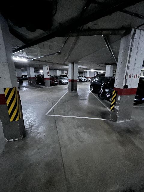 Imagen 4 Inmueble 300566 - Parking Coche en alquiler en Girona / Parking per a cotxe gran-mitjà a l´estaciò