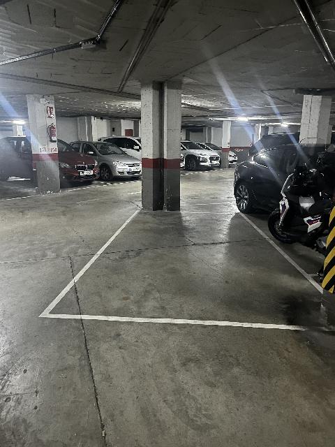 Imagen 3 Inmueble 300566 - Parking Coche en alquiler en Girona / Parking per a cotxe gran-mitjà a l´estaciò