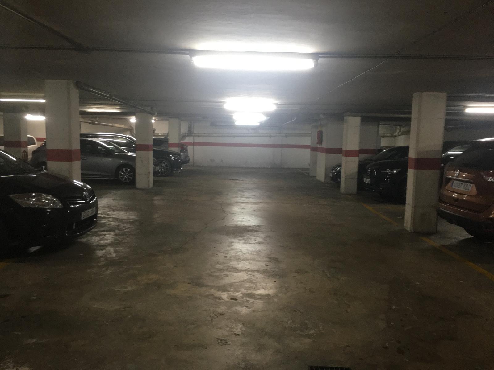 Imagen 2 Parking Coche en alquiler en Girona / Parking en lloguer al costat del Col.legi La Salle