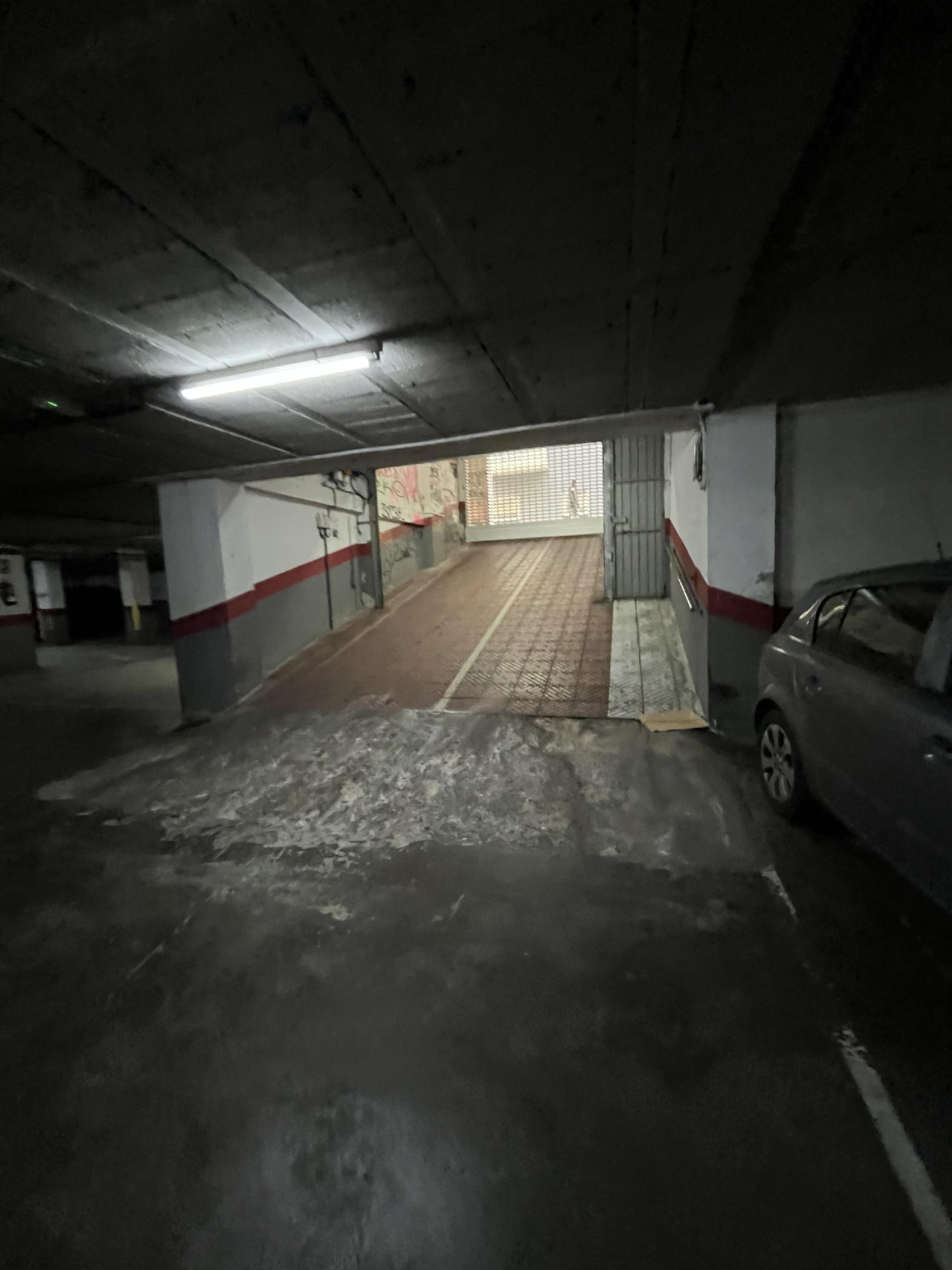 Imagen 5 Parking Coche en alquiler en Girona / Parking per a cotxe gran-mitjà a l´estaciò