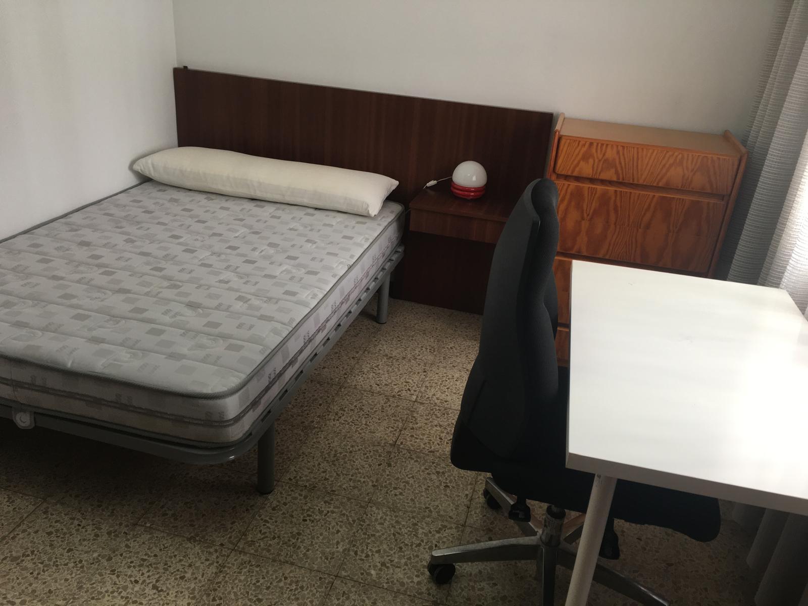 Imagen 10 Piso en alquiler en Girona / Pis de 105m2 al costat del Col.legi Mas Mitjà
