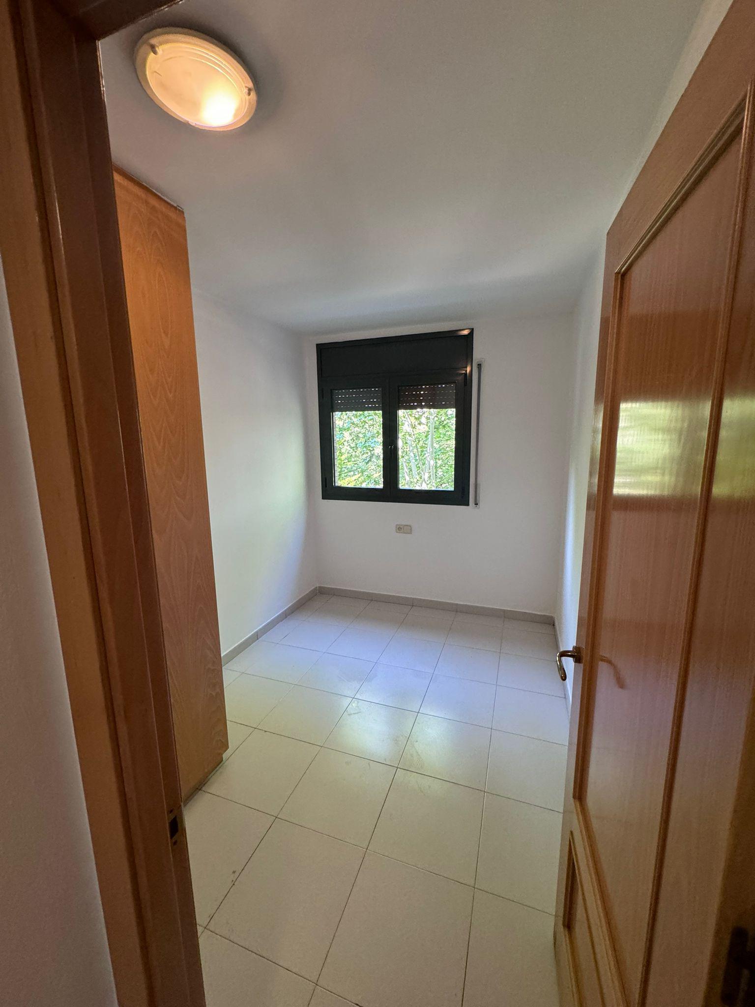 Imagen 4 Piso en alquiler en Girona / Pis de 68m2 al costat del Mercat del Lleo