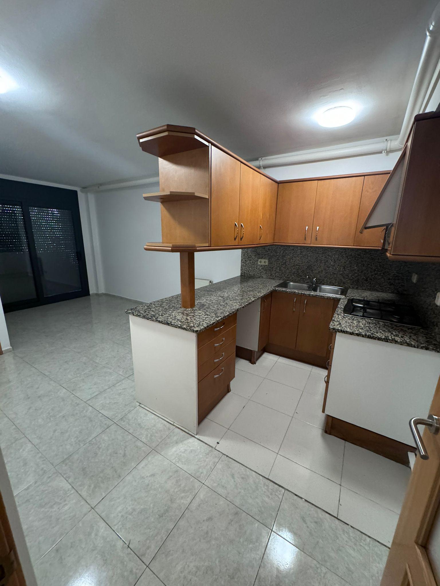 Imagen 1 Piso en alquiler en Girona / Pis de 68m2 al costat del Mercat del Lleo