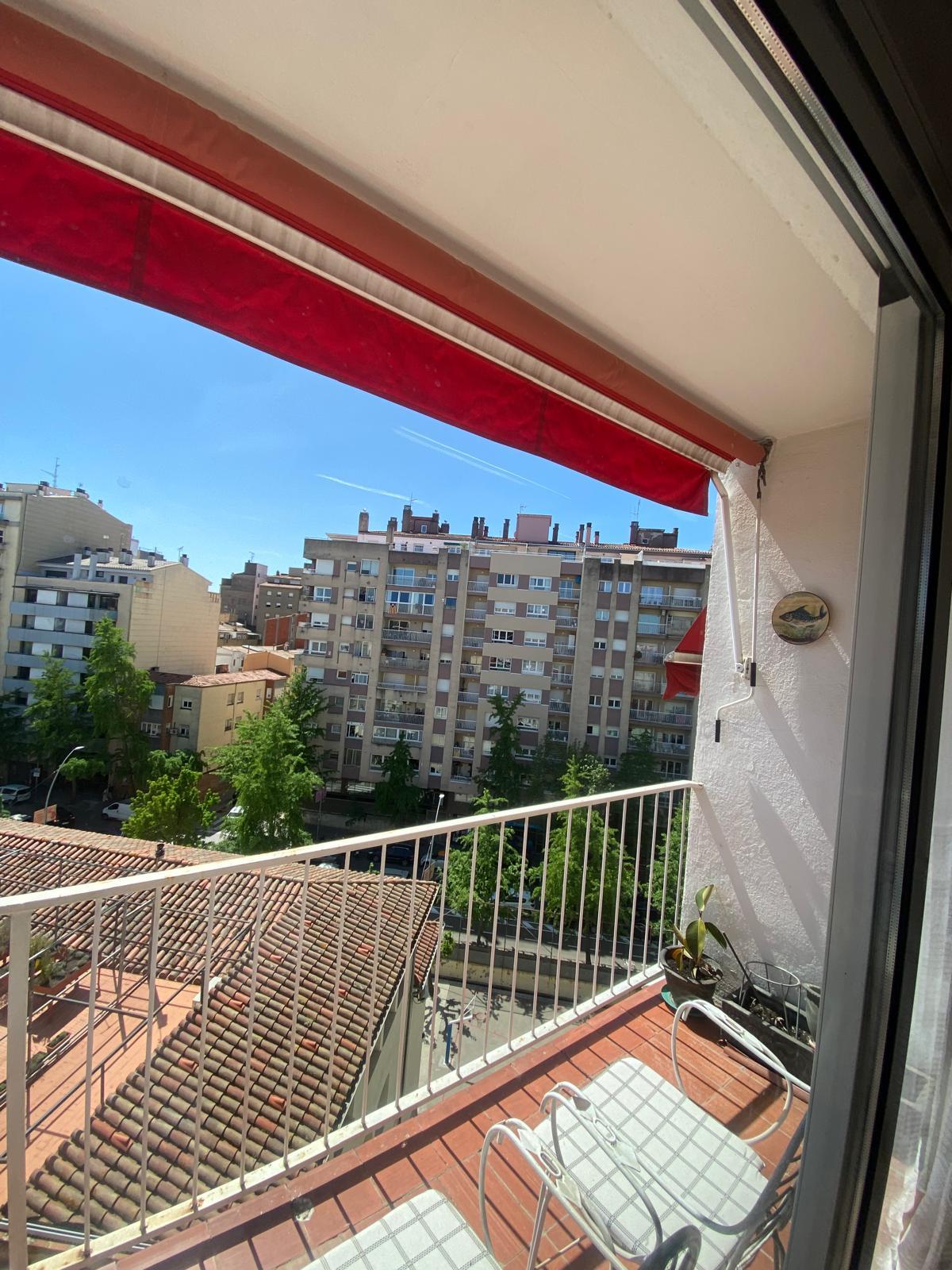 Imagen 2 Piso en venta en Girona / Pis de 106 m2 al costat del Col.legi Mas Mitjà