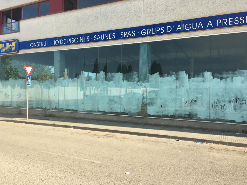 Imagen 4 Local Comercial en alquiler en Girona / Nau industrial de 303m2 al costat de l´Espai Gironés