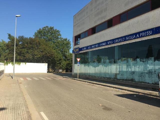 Imagen 1 Inmueble 302615 - Local Comercial en venta en Girona / Naus industrials 603m2 al costat de l´Espai Gironés
