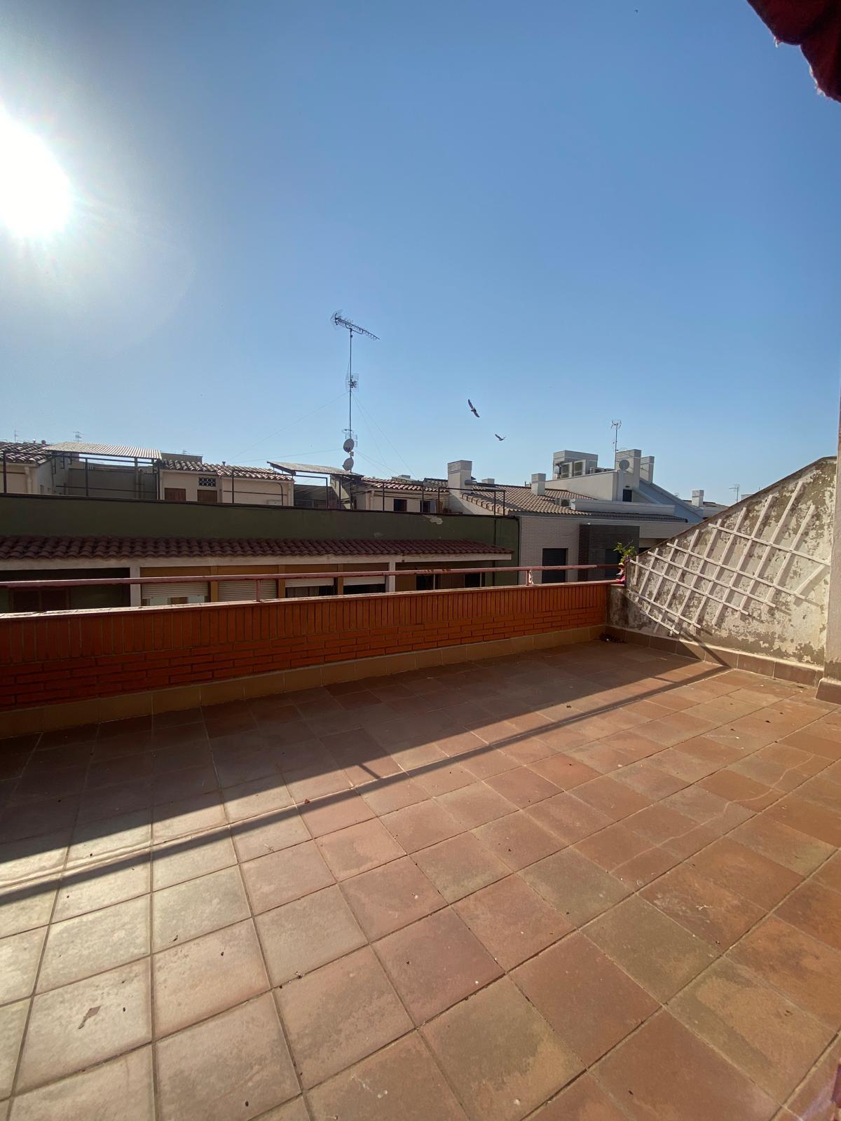 Imagen 3 Ático en venta en Girona / Àtic d´origen de 134m2 al costat del Col.legi La Salle
