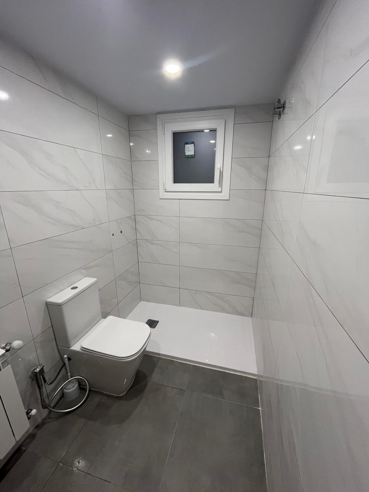 Imagen 15 Piso en venta en Girona / Pis reformat de 102m2 al costat del Geieg 