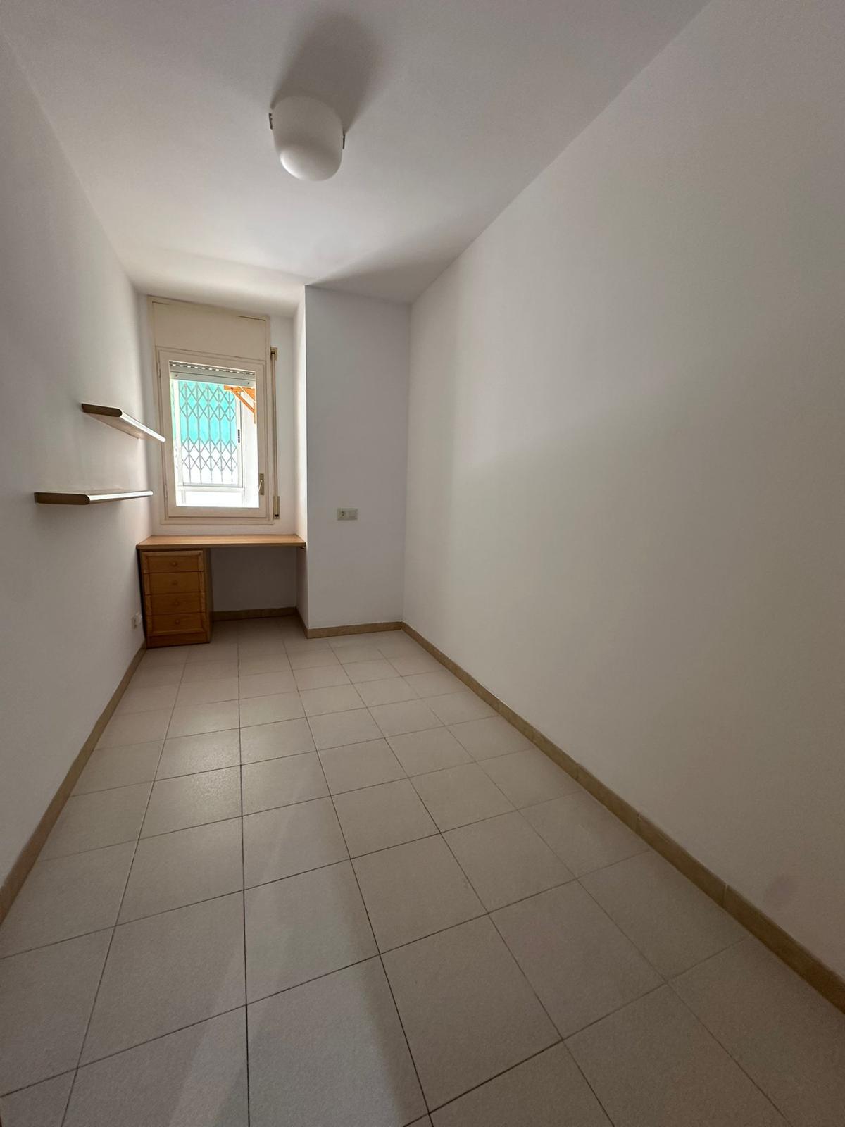 Imagen 13 Piso en alquiler en Girona / Pis de 108 m²  al costat del Col-legi Masmitjà.