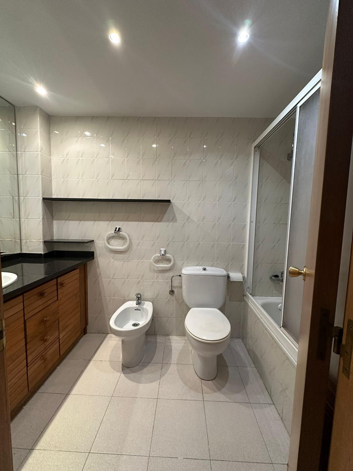 Imagen 17 Piso en alquiler en Girona / Pis de 108 m²  al costat del Col-legi Masmitjà.
