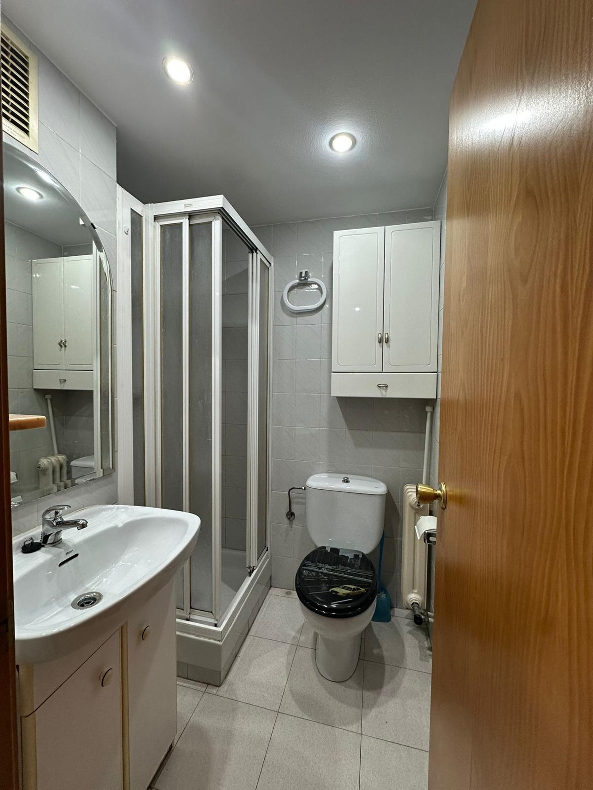 Imagen 10 Piso en alquiler en Girona / Pis de 108 m²  al costat del Col-legi Masmitjà.