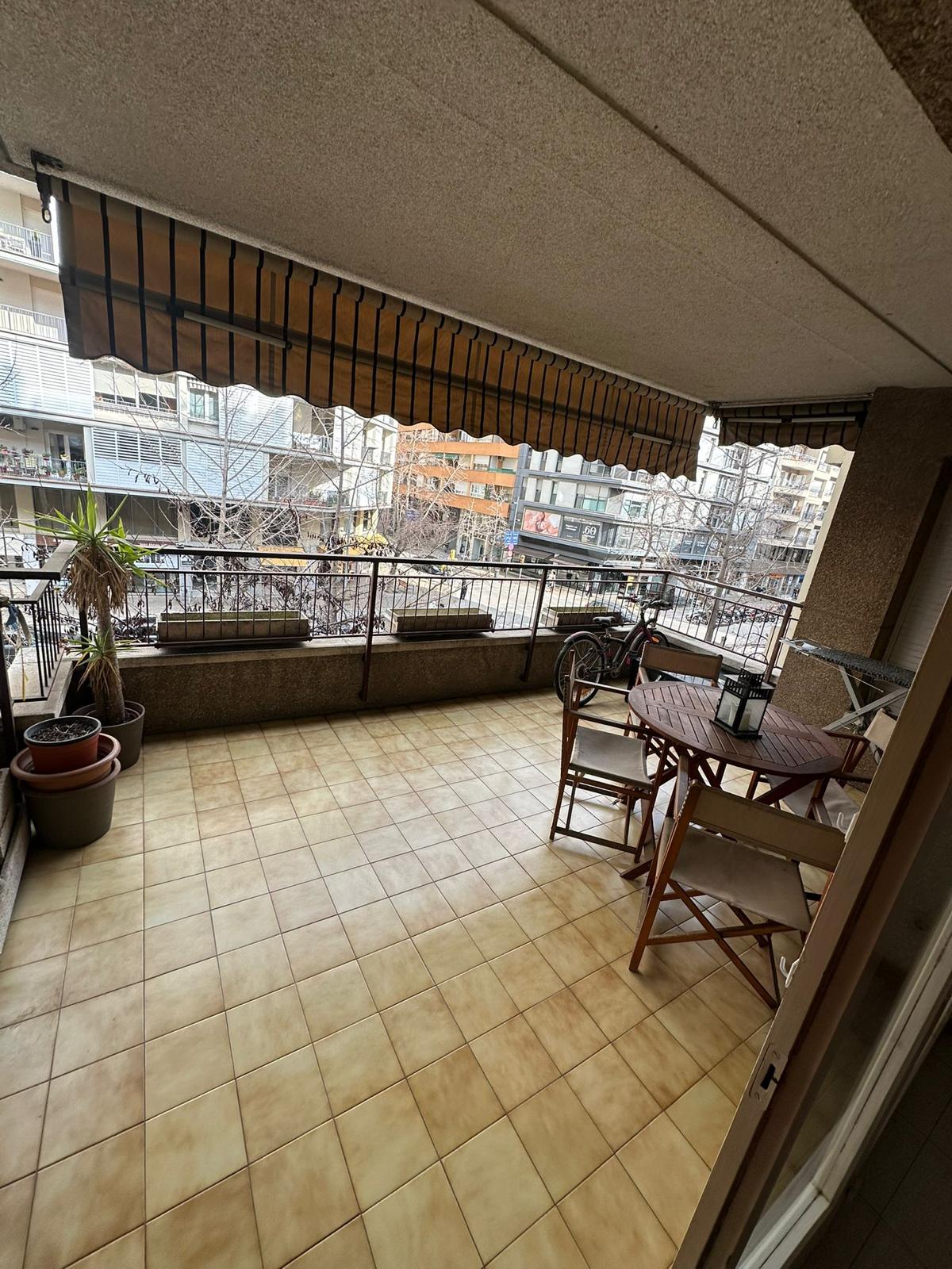 Imagen 1 Piso en alquiler en Girona / Pis de 108 m²  al costat del Col-legi Masmitjà.